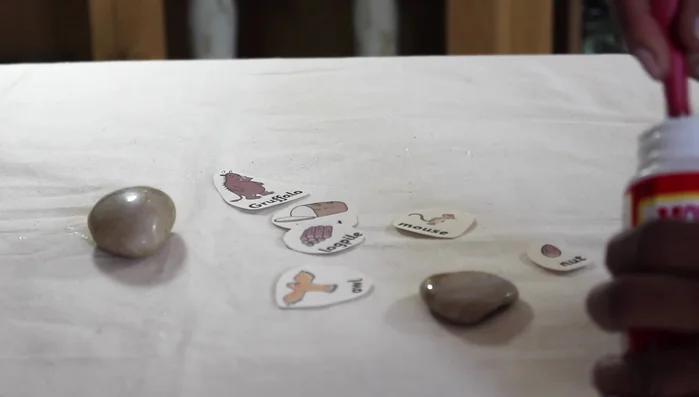 Apply a layer of Mod Podge over the image to seal it.