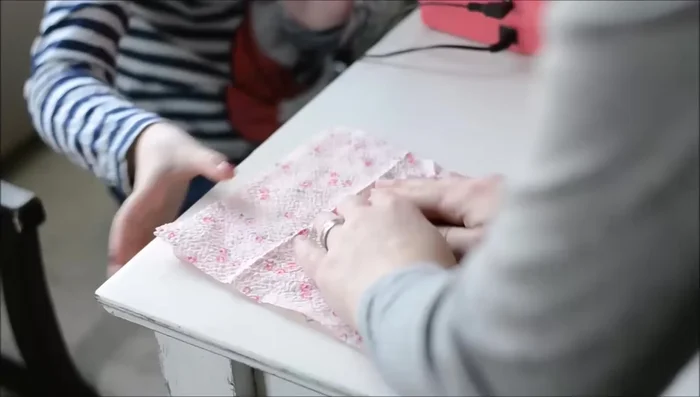 Sew the lining: Repeat step 3 with the other two large rectangles to create the lining.