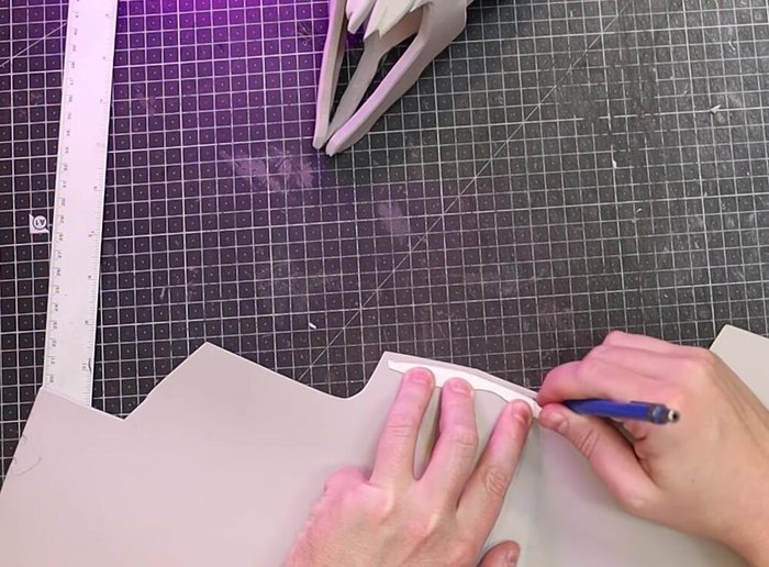 Add Part H (upper jaw) from 6mm foam to the inside of the skull and heat seal.