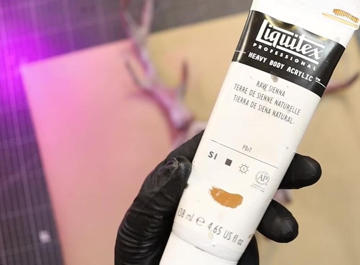 Apply a highlight layer of Parchment selectively.