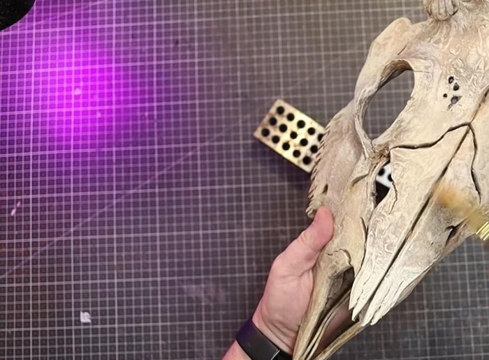 Apply a highlight layer of Parchment selectively.