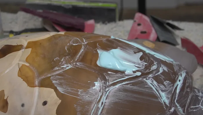 Finishing: Polish to a crystal-clear finish.