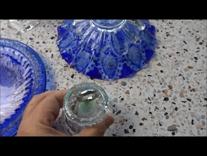 Assemble the bird feeder: Once the glue and epoxy are completely dry, assemble all the components together.