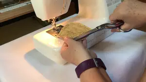 Quick & Easy Fabric Scrap Leaves: Autumn Table Topper Tutorial