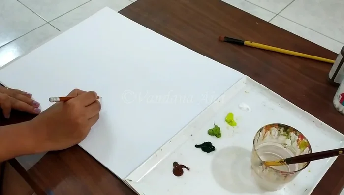 Rough sketch of tree branches and leaves.