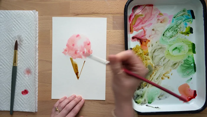 Adjust cone size (if needed): If the cone looks too small for the scoop, adjust the size.