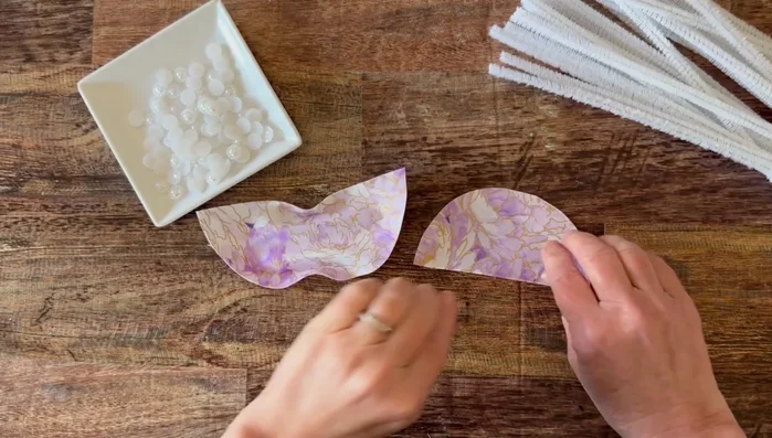 Pinch the center of each circle to create pleats.