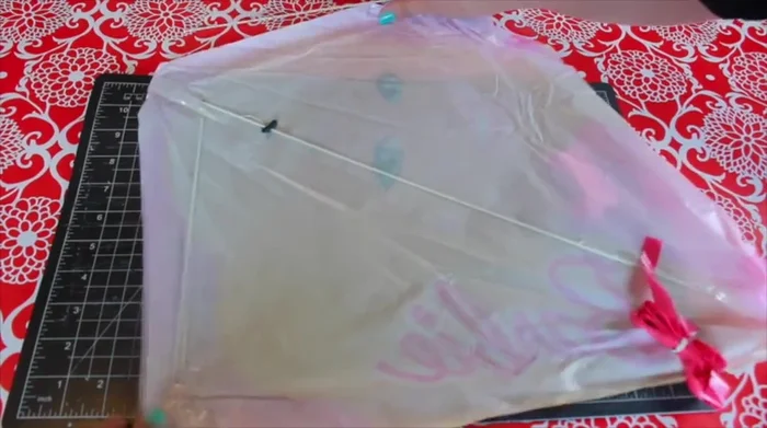 Cut the excess fabric at the corners and sew the sides with a 1/4 inch seam.