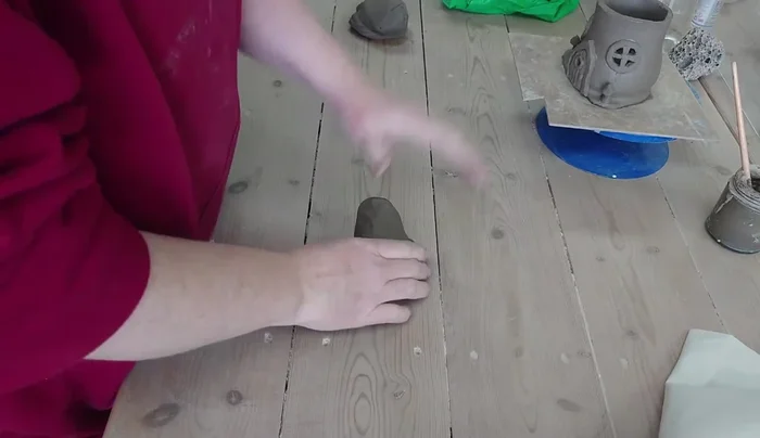 Hollow out the mushroom cap and pinch the edges to create the desired shape and thickness.