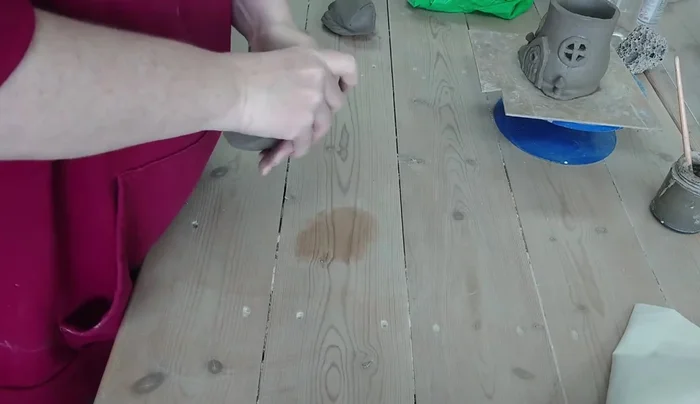 Hollow out the mushroom cap and pinch the edges to create the desired shape and thickness.