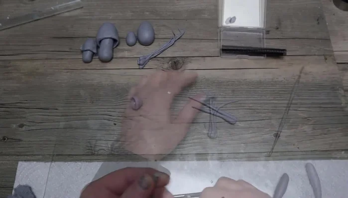 Make more mushrooms with thinner stems using the same method as step 2.