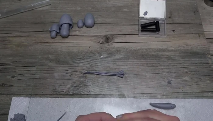 Make more mushrooms with thinner stems using the same method as step 2.