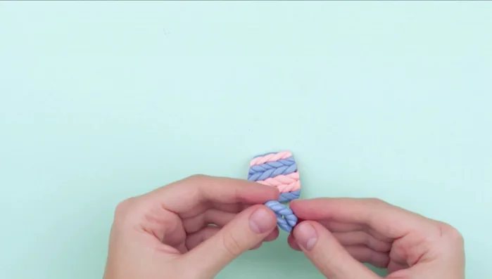 Add details to make the mitten look realistic.