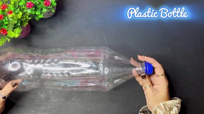 Prepare materials: Collect plastic bottles, translucent sheets, card paper, green wool, etc.