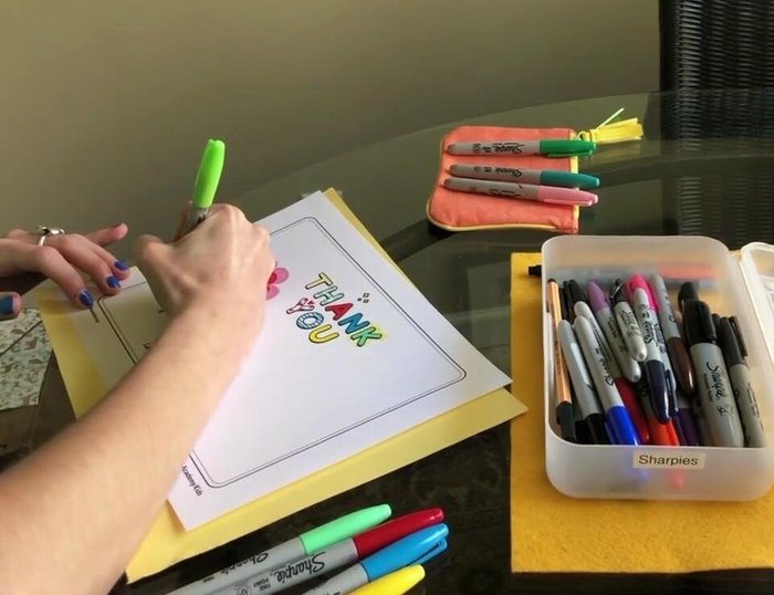 Add lines to the leaves for detail, coloring one side light green and the other dark green.