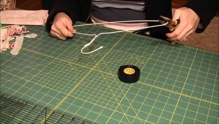 Wrap tape around the sharp parts of the wire to prevent injuries.