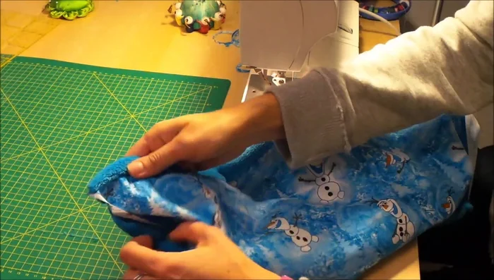 Turn the scarf right side out.