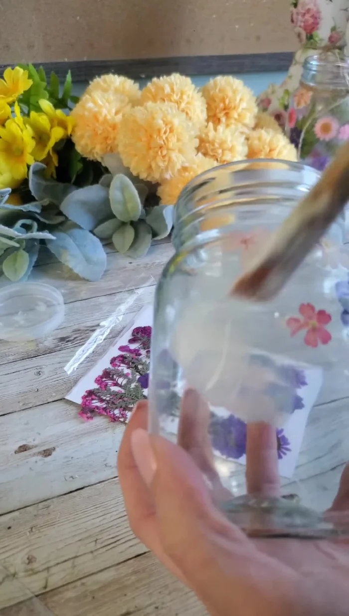 For flowers with stems, place a little flour over the stem before adding more Mod Podge.