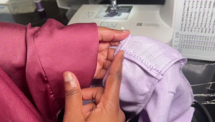 Close the Abaya: Use stitch 19, then finish with a straight stitch. Hem the bottom and neck.
