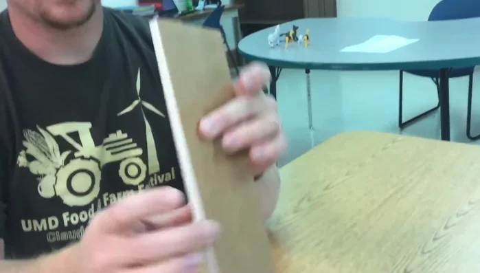 Fold the foam board to create either an 'A' fold (side plate above the bottom plate) or a 'B' fold (side plate beside the bottom plate), depending on your project's needs.